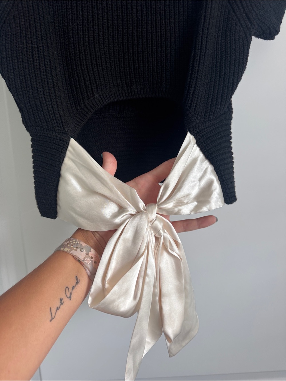 Le Lis Black Ribbed Short-Sleeve Crop Top with Cream Satin Back Tie - Picture 3 of 4